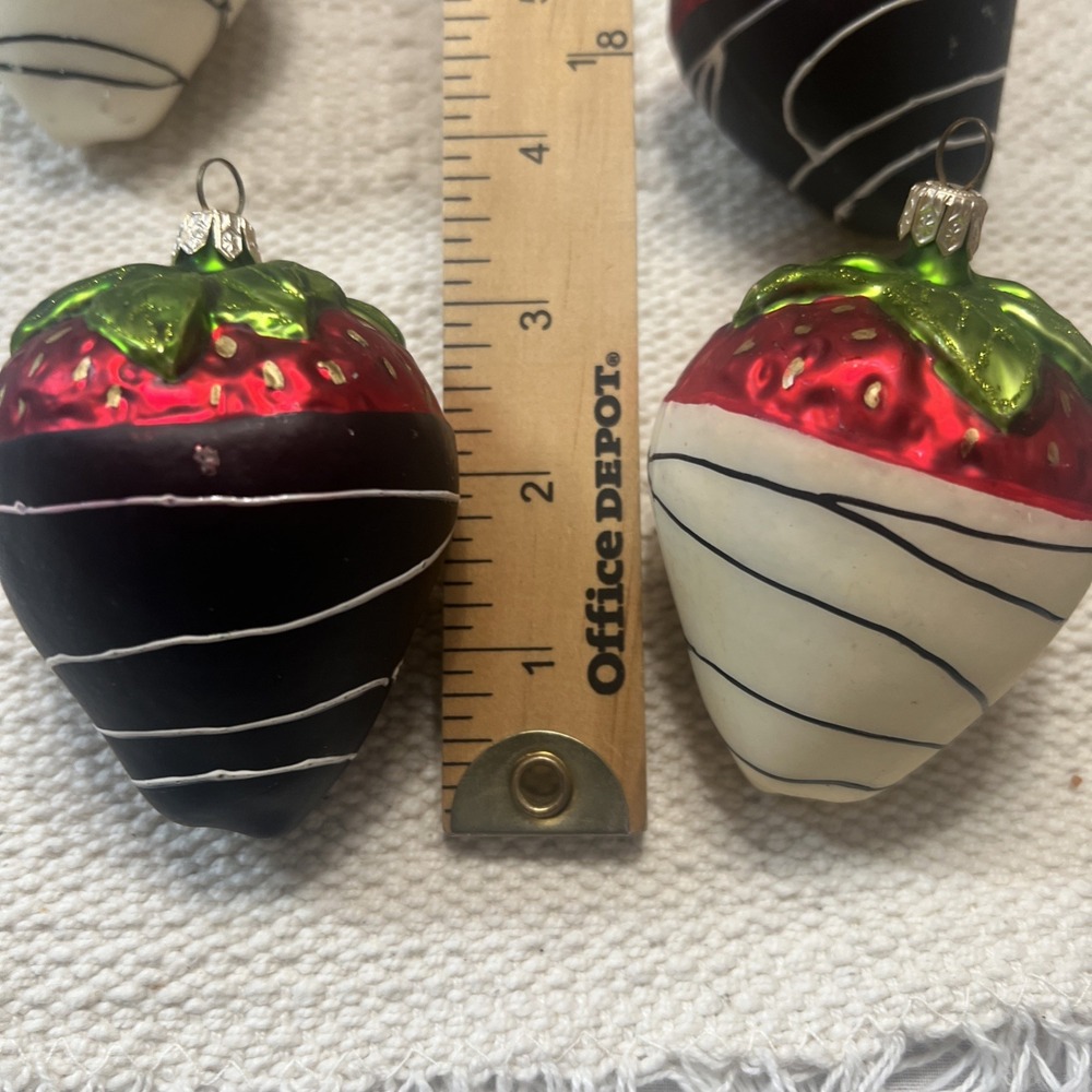 Dark White Chocolate Dipped Strawberry Christmas Ornaments Blown Glass Set Of 5 - Picture 16 of 16